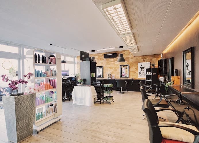 Adesso Hair Design by Samira