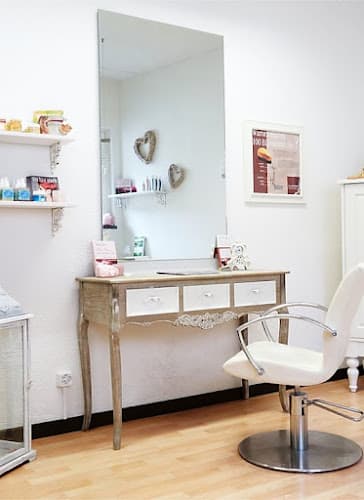 Art of Hairsoul Ganzheitliche Natur-Coiffeur — Coiffeur in Zürich